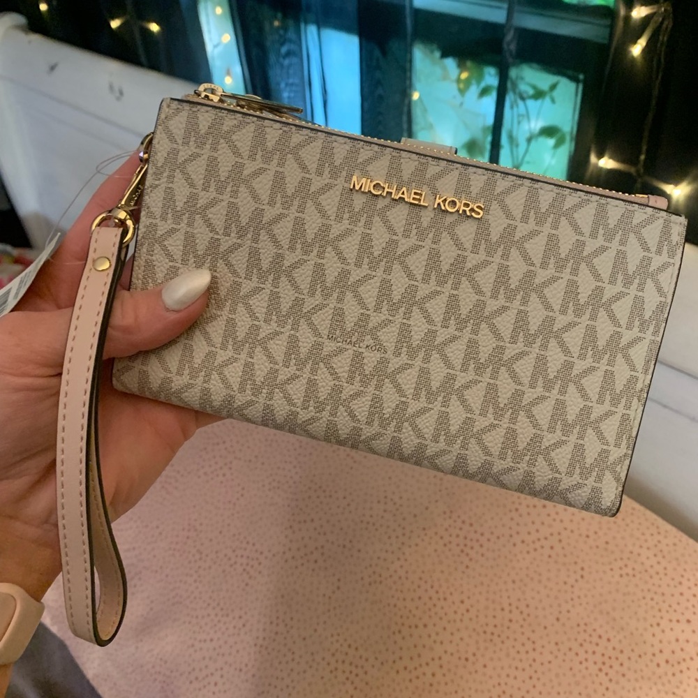 Michael Kors Jet Set Travel Wristlet
